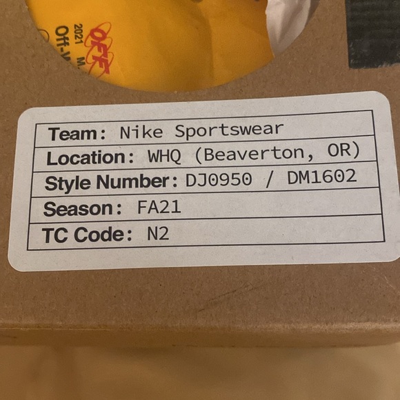 Like New Off White x Dunk Low Sz: 7.5 - Picture 8 of 10